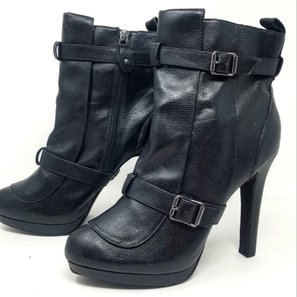 Simply Vera Vera Wang Svellie Black Leather Heeled Platform Boots Size 9.5 - Picture 1 of 14